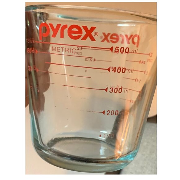 Pyrex 2 Cup Glass Measuring Cup - Picture 3 of 4